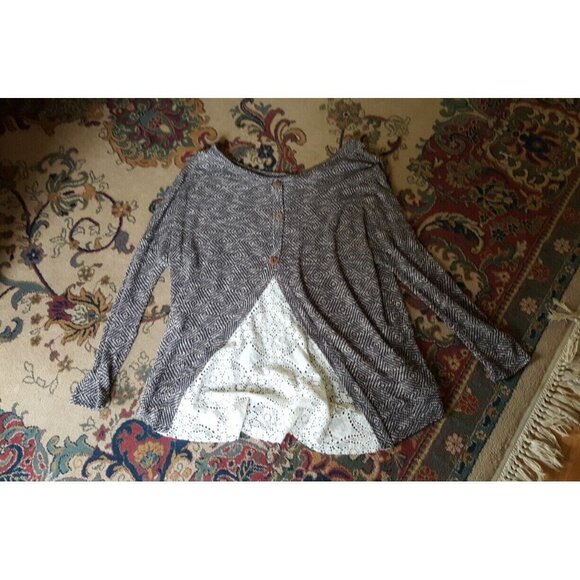 SAGE long lagenlook light sweater top back buttons and crochet lace insert L - Picture 11 of 12